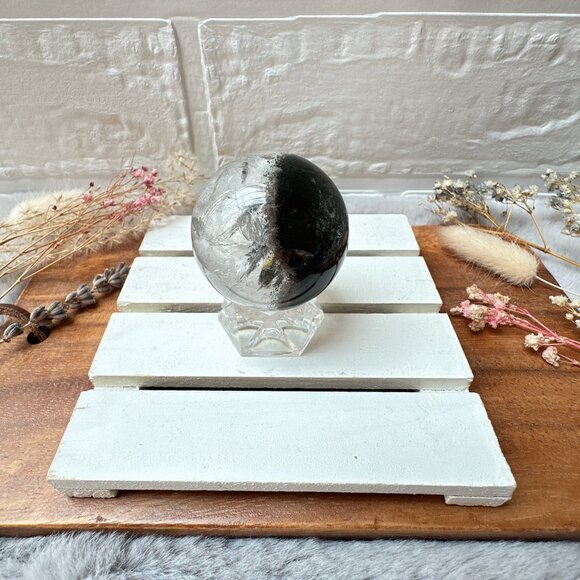 Small Garden Quartz Sphere - Picture 3 of 9